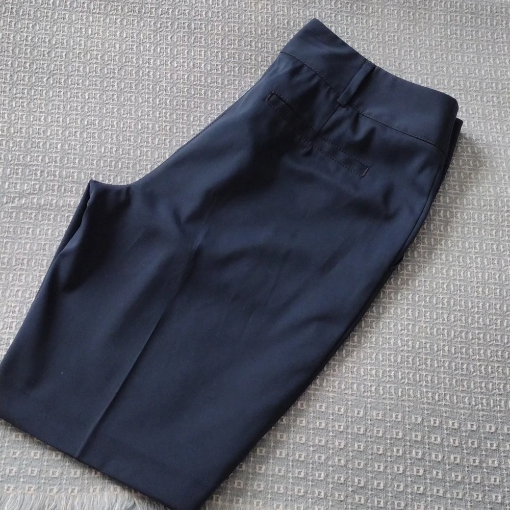 Annika Cutter & Buck Women's Golf Shorts Navy Size 8 - Picture 2 of 8